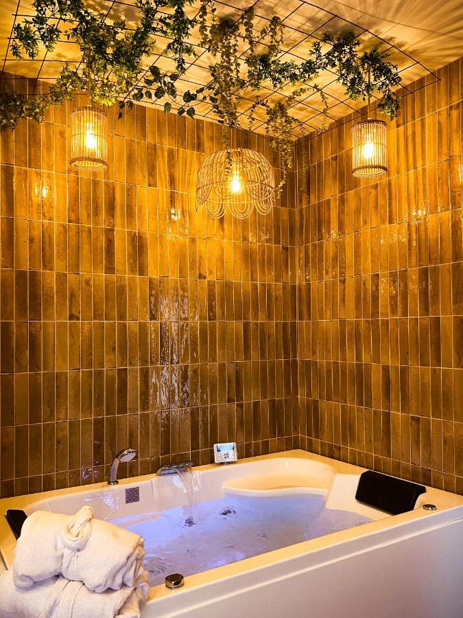 Love Room Suite Bali - Auray En Bretagne Brech Kültér fotó